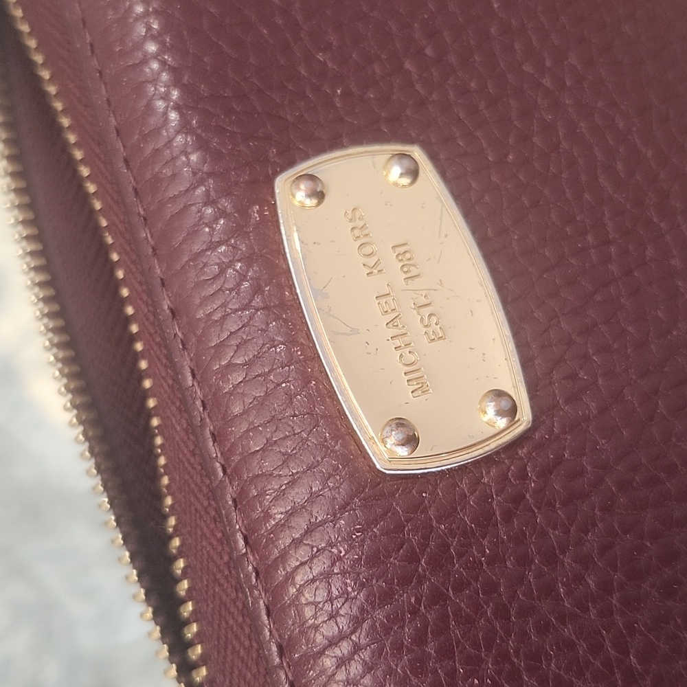 Michael Kors Burgundy Leather Large Zip Around Wallet Wristlet - Picture 3 of 15